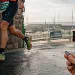 10 km de la chaume 2025 : coureurs au port de Sables-d’Olonne