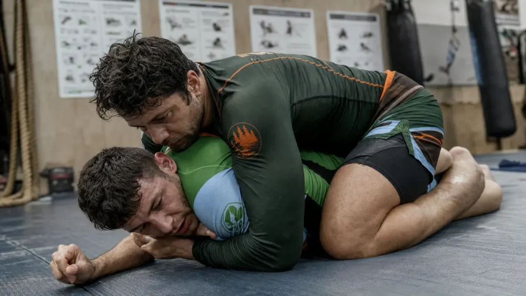 Technique immobilisation grappling : contrôle latéral au tatami