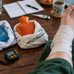 Alternance chaud-froid inflammation pour cheville après entorse : compresse froide et chaleur tiède